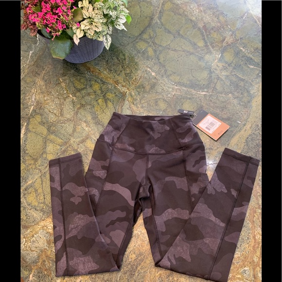 The North Face Pants - Northface Women’s Camo Workout Pant